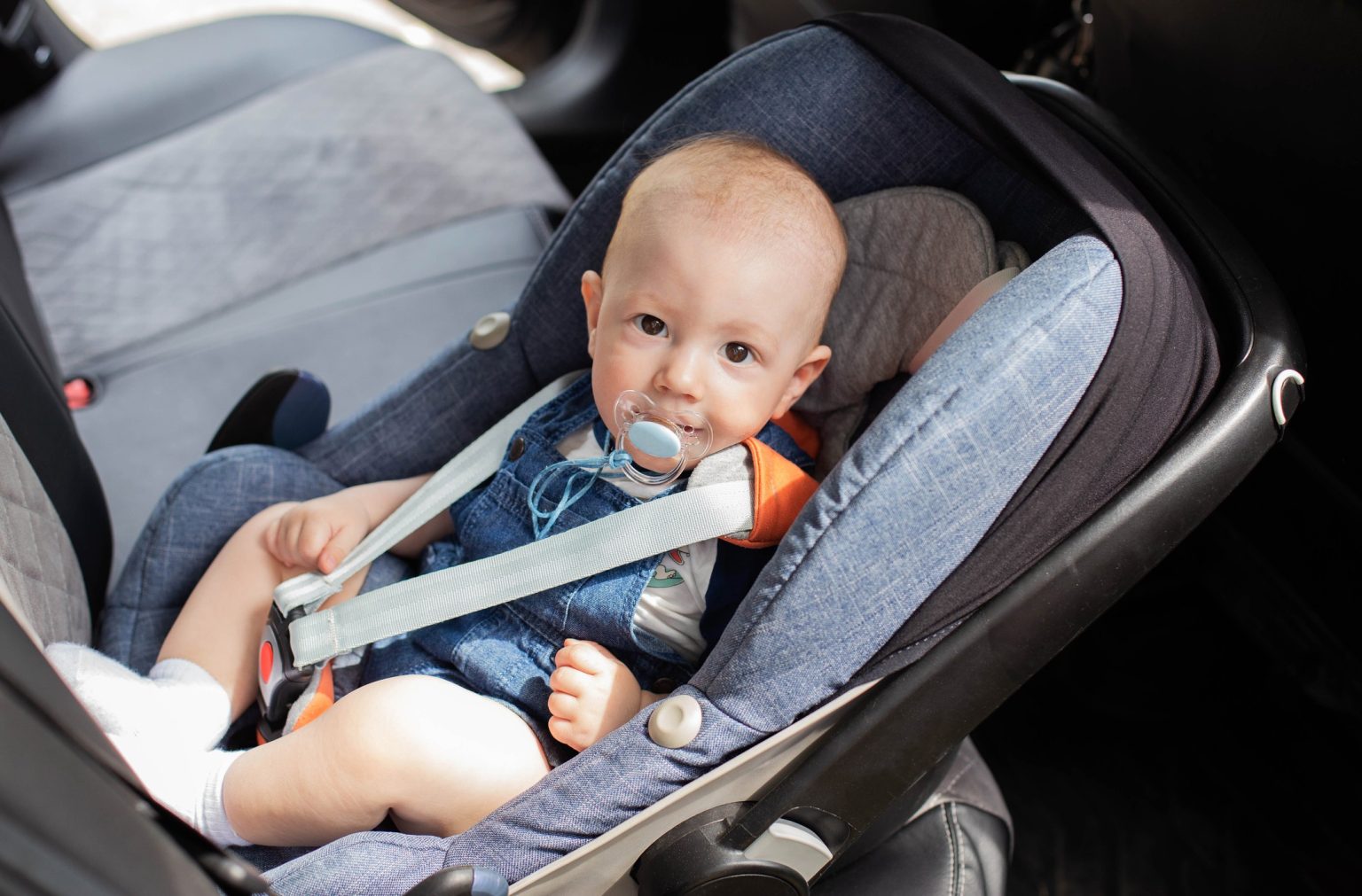 Saiba como colocar bebê conforto no carro - Blog Lojas Edmil
